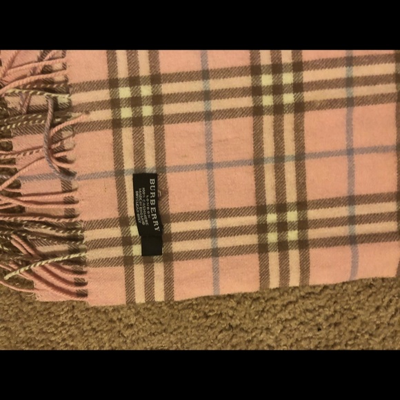 ❄️ Burberry Cashmere Scarf - Picture 4 of 8